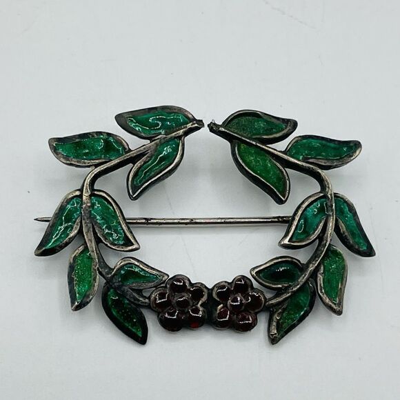 Vintage Silver Enamel Wreath Pin Brooch - Picture 1 of 2